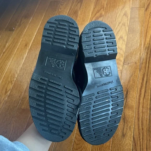 Black Dr Marten boots - Picture 6 of 7